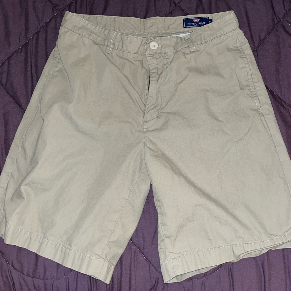 VINEYARD VINES KHAKI SHORTS